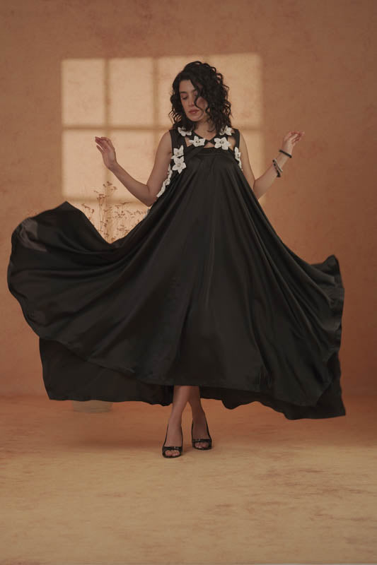 Blooming White & Black