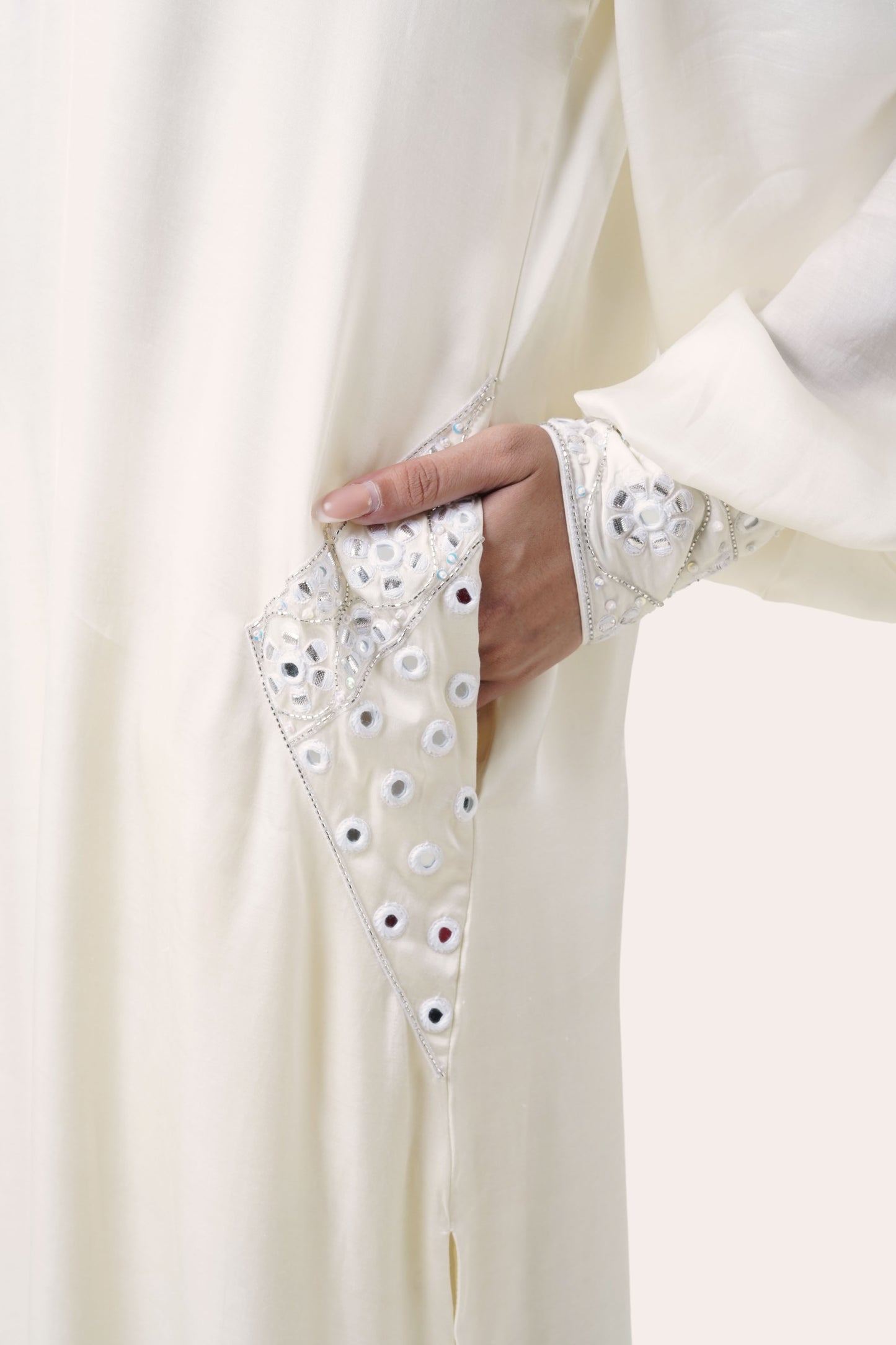 Lucknow Ivory Embroidered Kurta Set with Balloon Sleeves